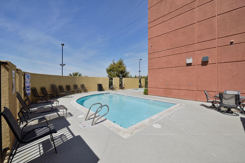 Holiday Inn Express Elk Grove West I-5 By Ihg Екстер'єр фото