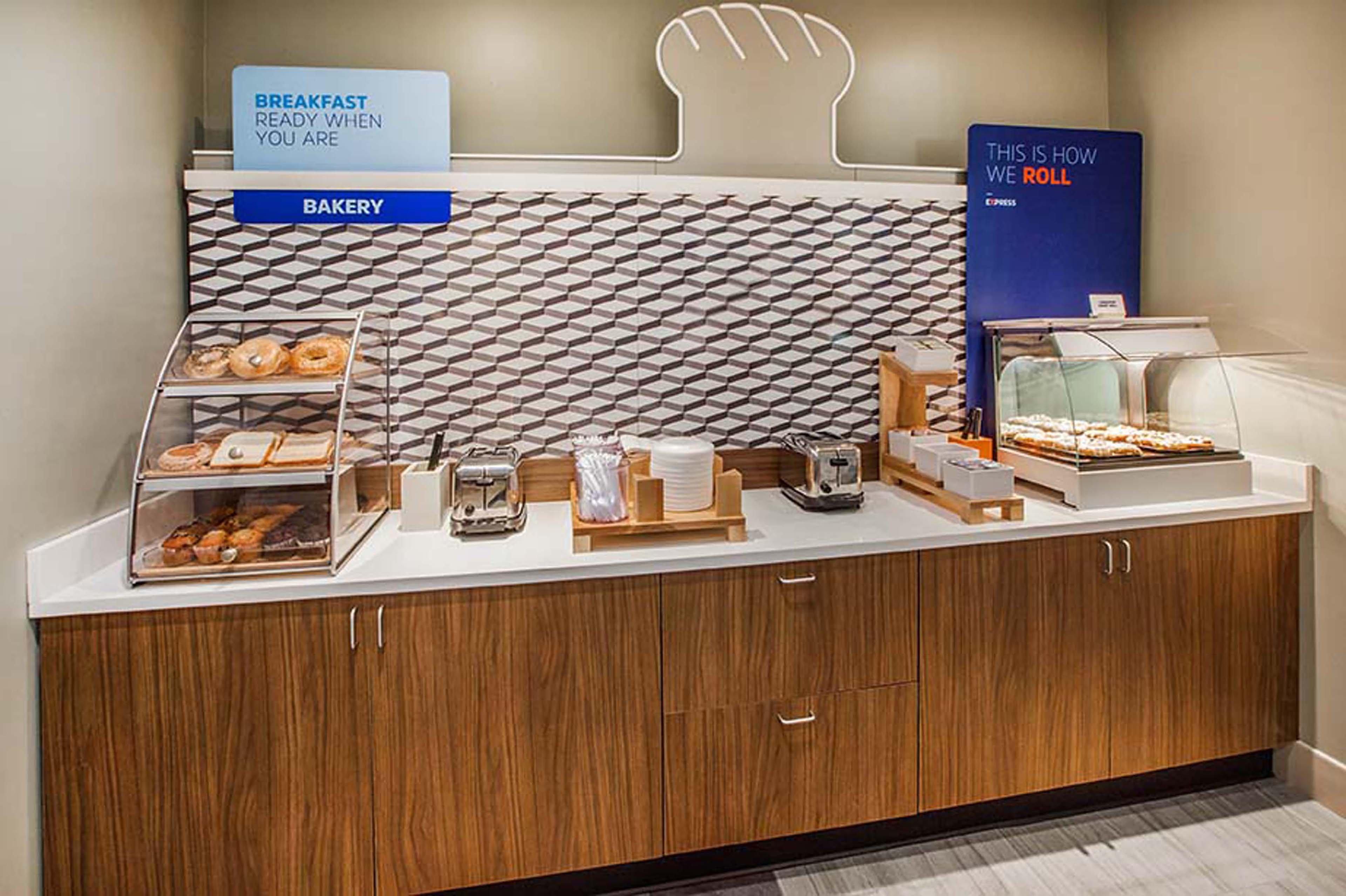 Holiday Inn Express Elk Grove West I-5 By Ihg Екстер'єр фото