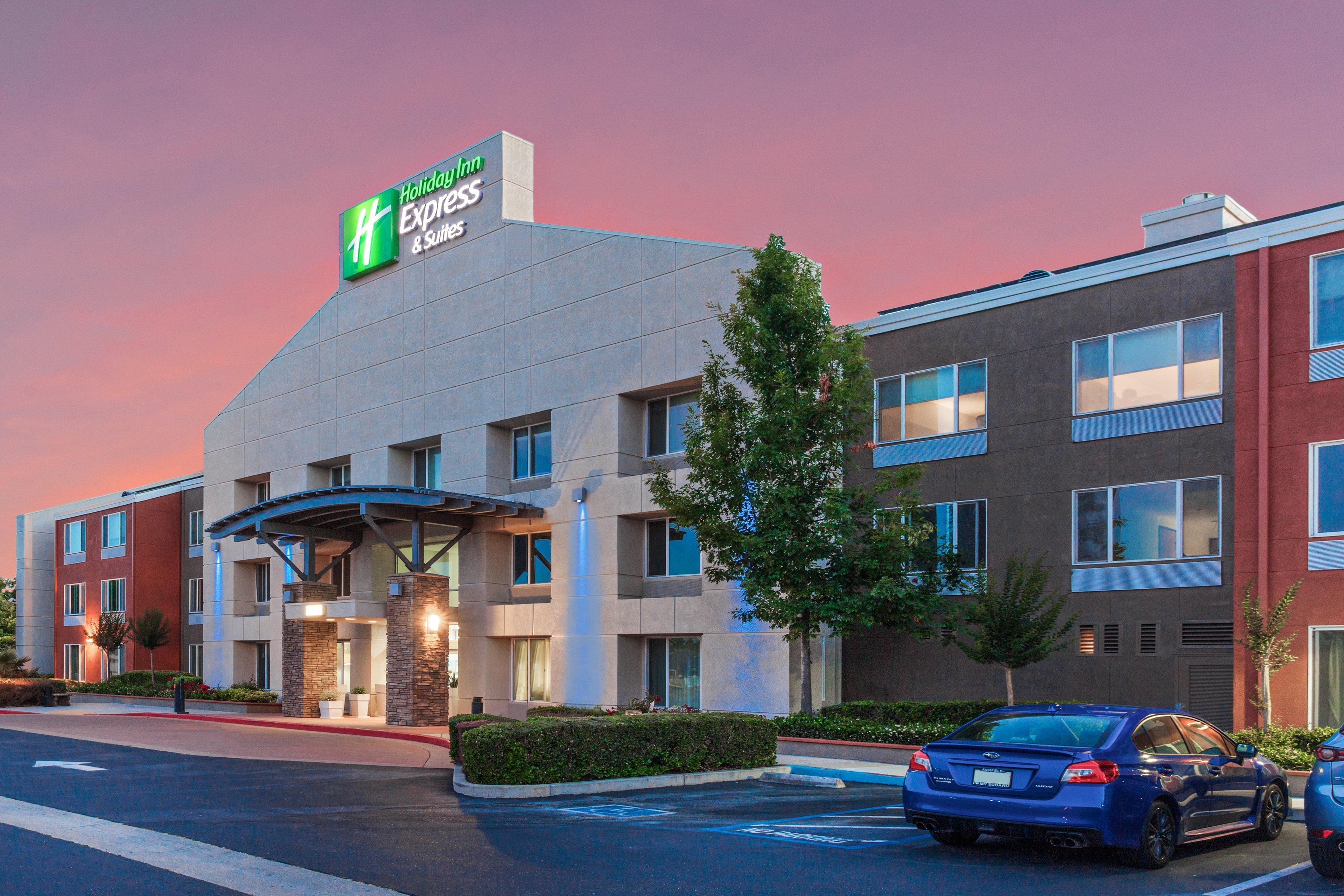 Holiday Inn Express Elk Grove West I-5 By Ihg Екстер'єр фото